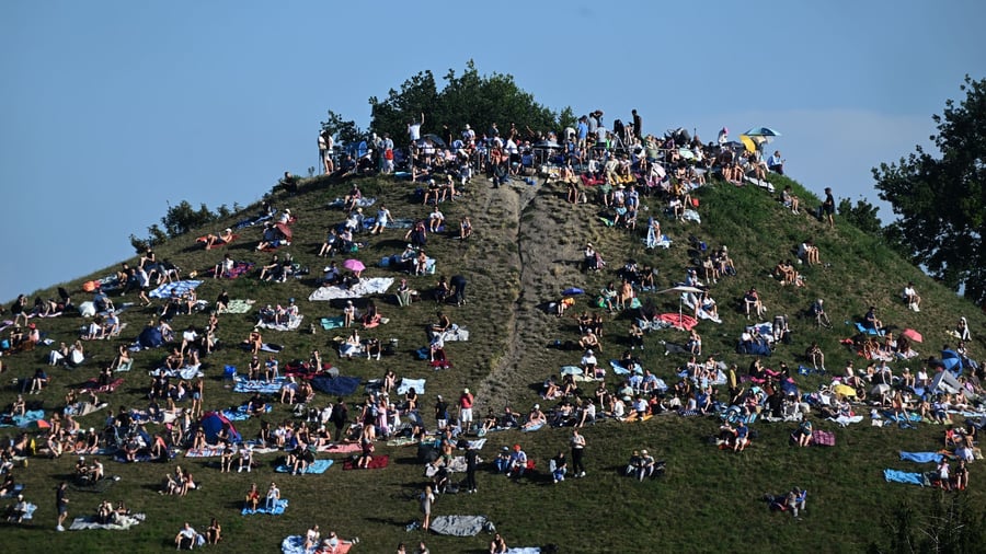 Himmelsschauspiel: Partielle Sonnenfinsternis in Deutschland gestartet