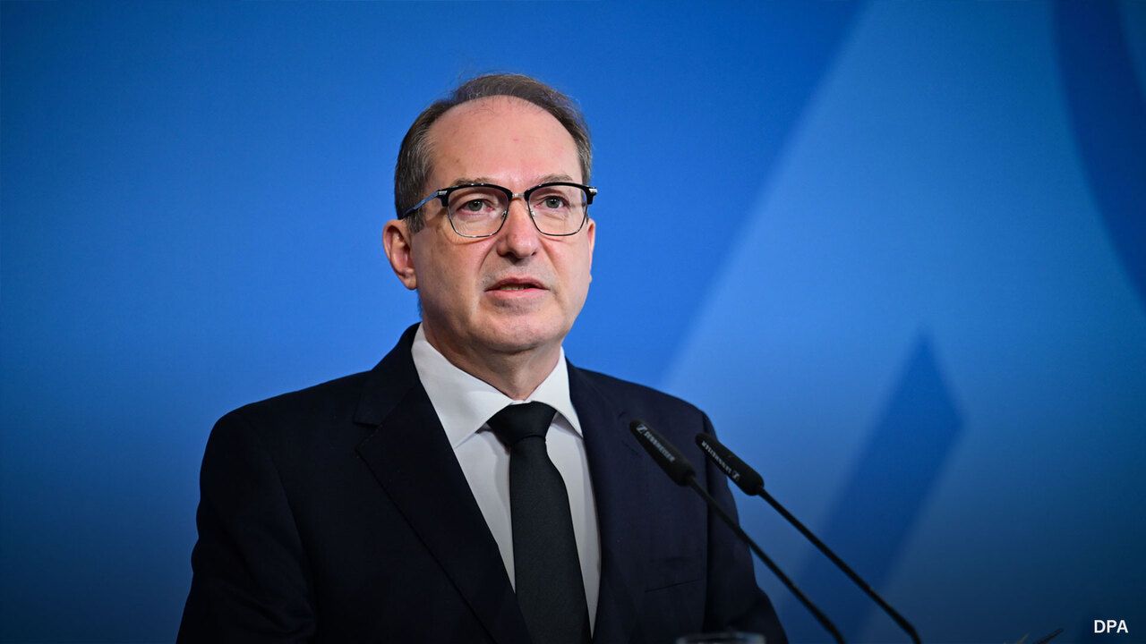 USA: Dobrindt will Verfassungsschutz zu &bdquo;echtem Geheimdienst&ldquo; ausbauen