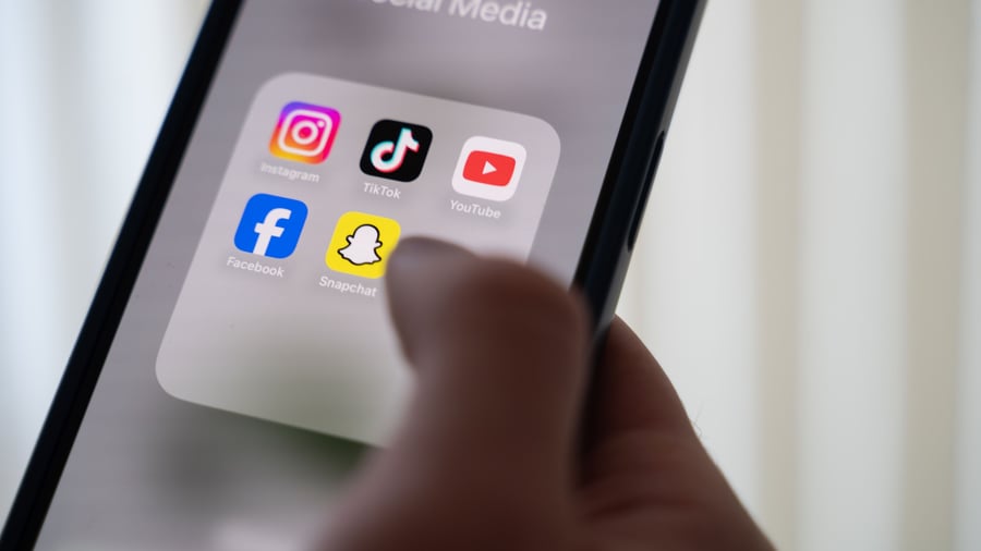 Jugendschutz: Französisches Verfassungsgericht stoppt Social-Media-Verbot