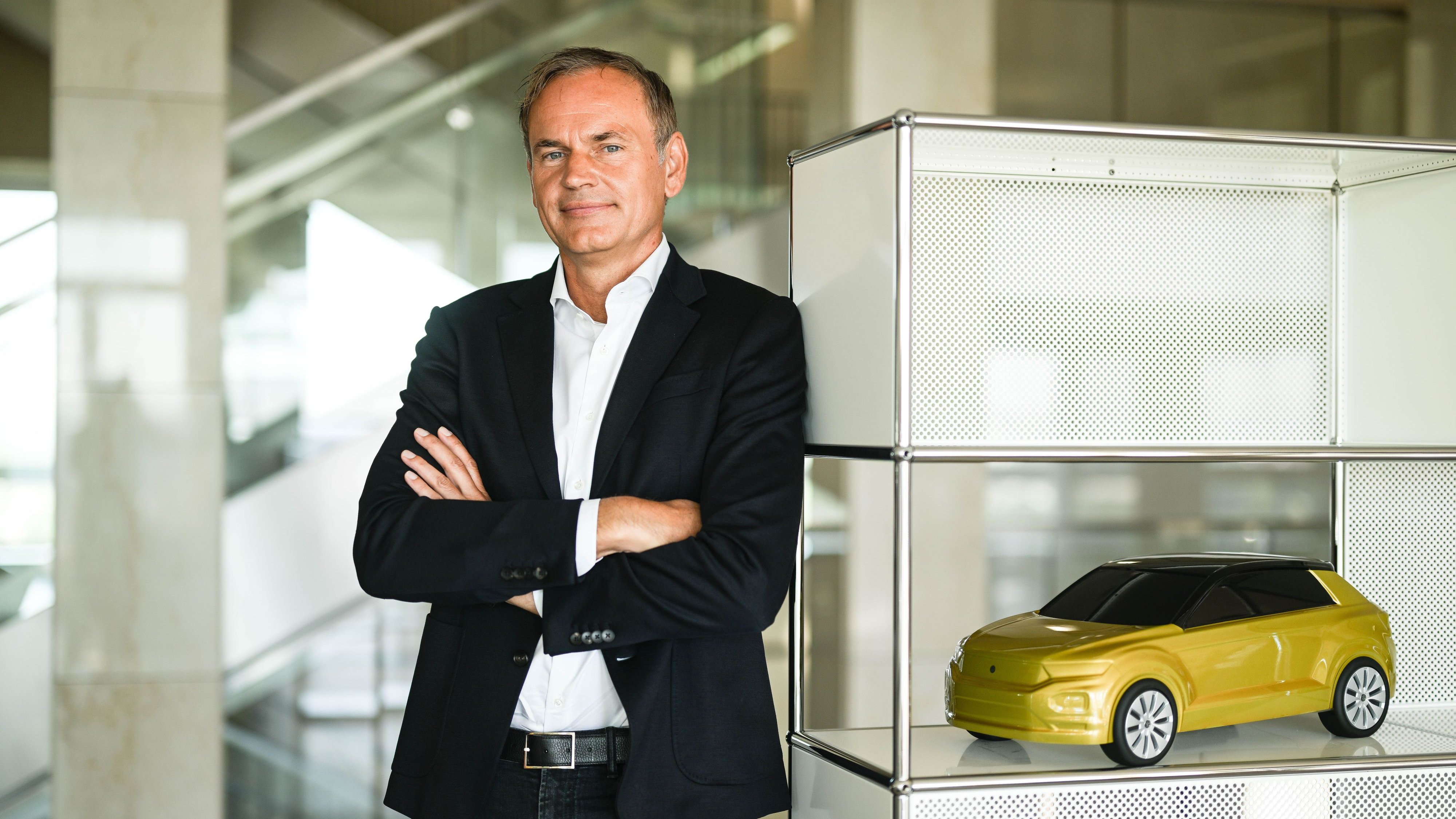 Глава Volkswagen Оливер Блуме пообещал сохранить немецкие заводы