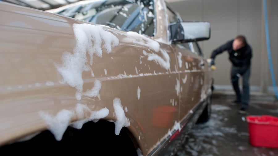 Klassik in kalter Jahreszeit: Oldtimer bewegen oder schonen? Darauf kommt es im Winter an