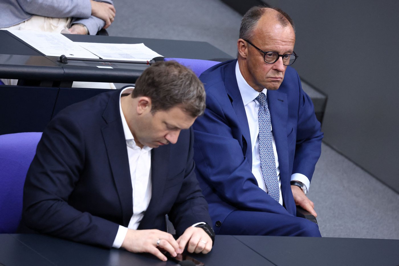 Kommentar: Klingbeil und Merz schauen in ein Haushaltshöllenloch