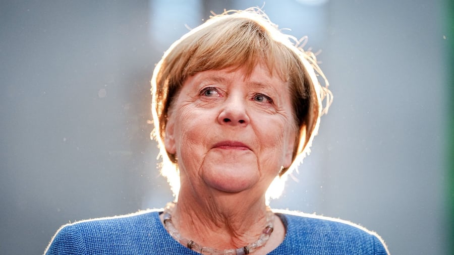 Vergangenheit und Nostalgie: Merkel-Mania? Warum die Kanzlerin a. D. so viele Fans bewegt