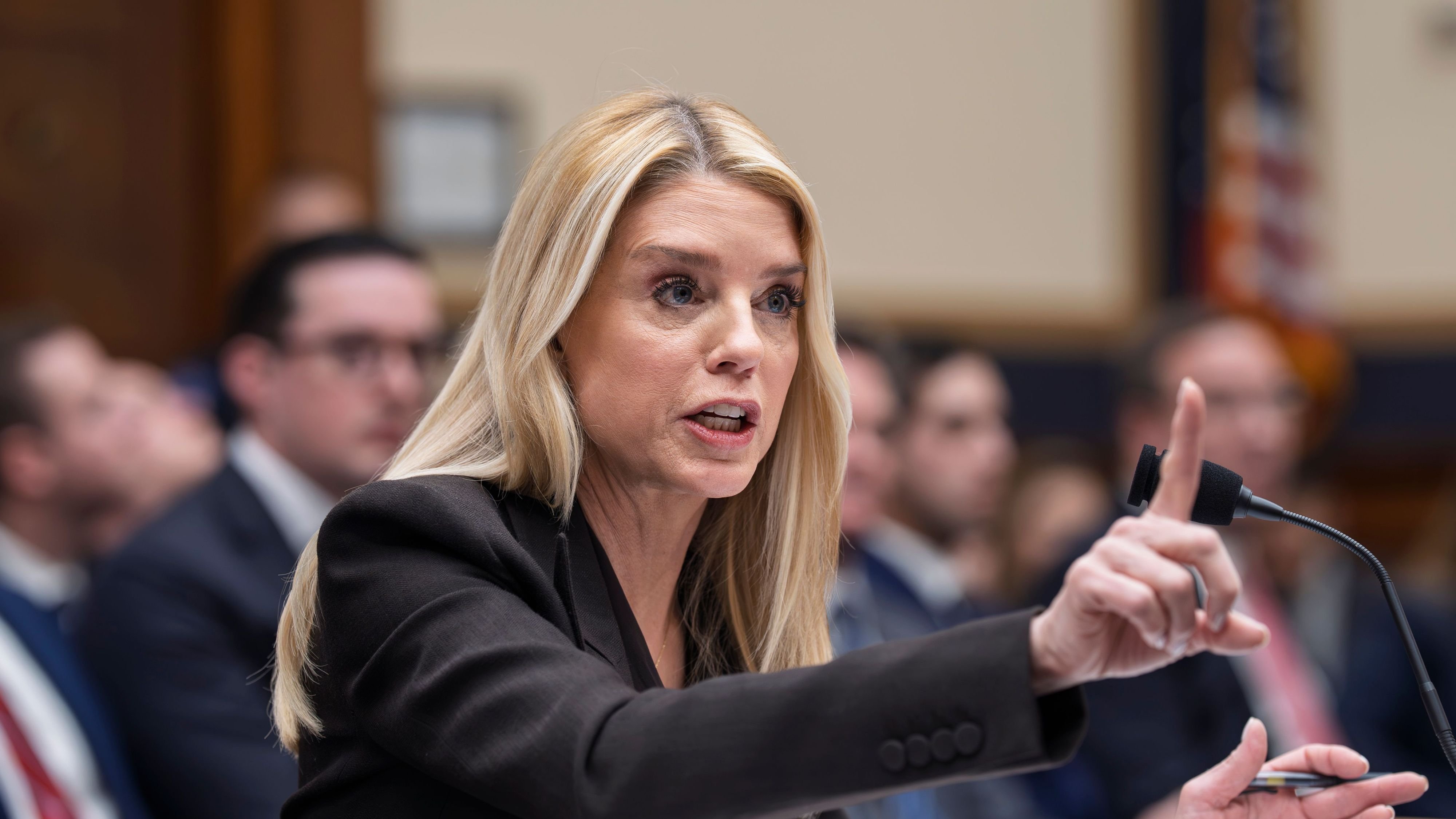 USA: Trump feuert Justizministerin Pam Bondi