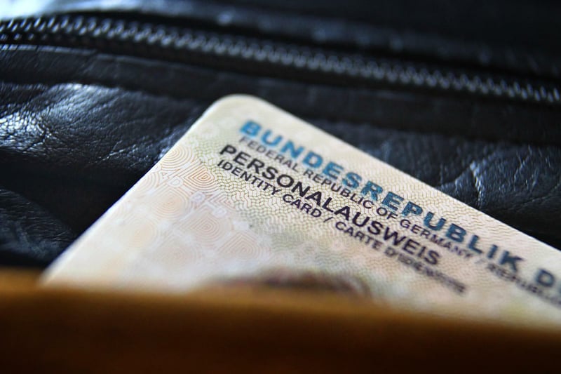 Personalausweis Verloren Neu Beantragen Kosten Personalausweis beantragen: Alle Infos zu Kosten, Fristen und Bußgeldern