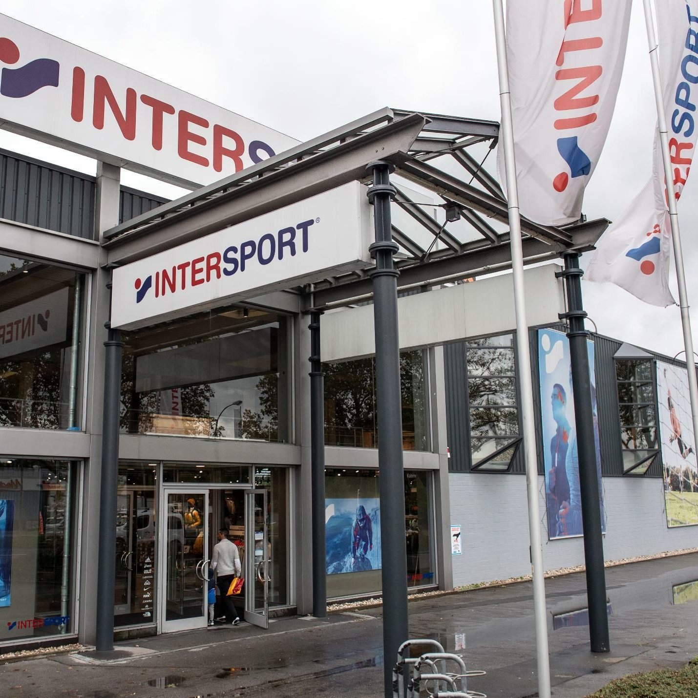 Adidas und Intersport schlieBen neuen Vertrag