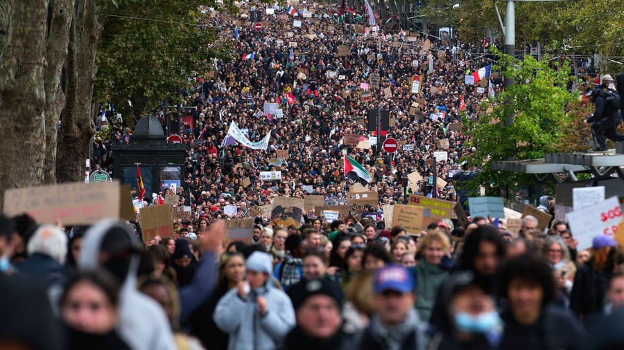 Demonstrationen: Hunderttausende demonstrieren in Frankreich - Gewalt am Ende