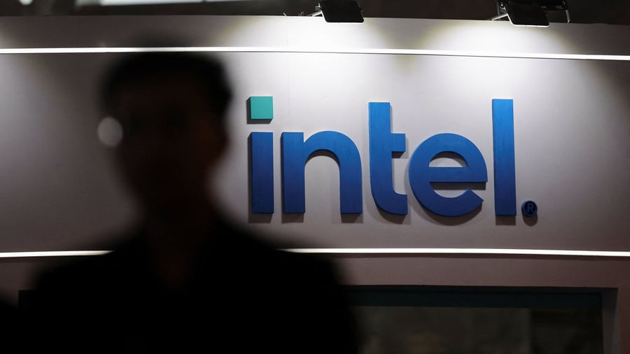 Intel loses top AI leader