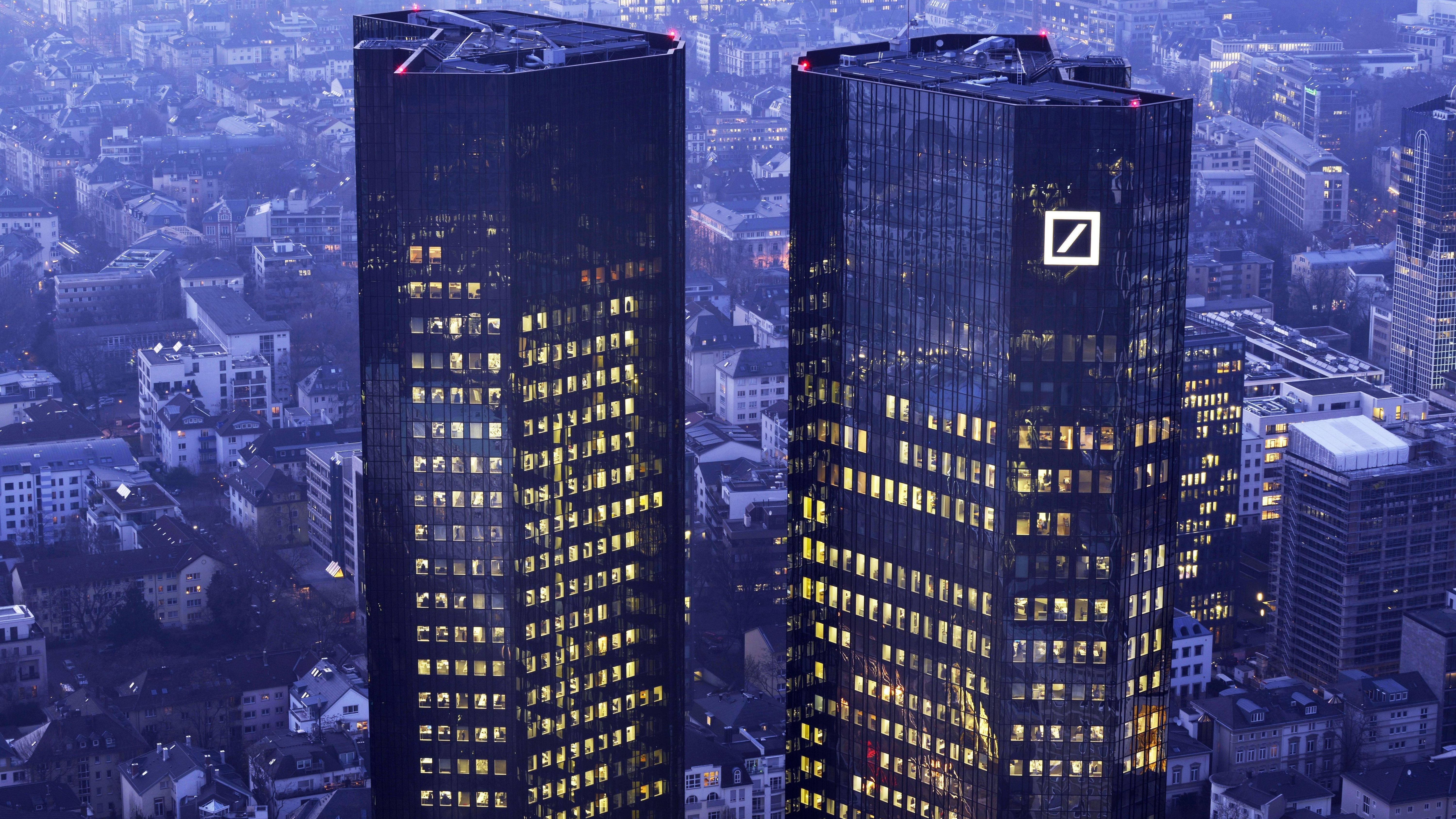 Deutsche Bank relaunches digital investment service with human managers