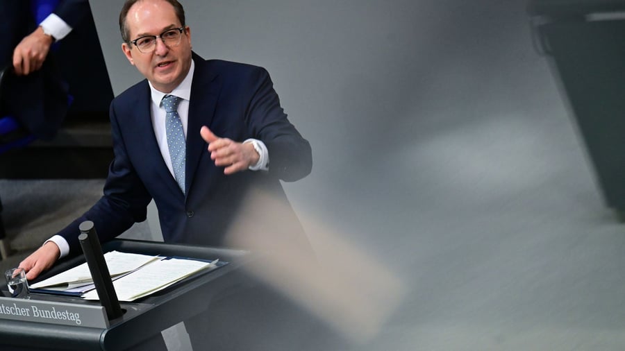 Migration: Bundestag beschließt verschärfte EU-Asylregeln