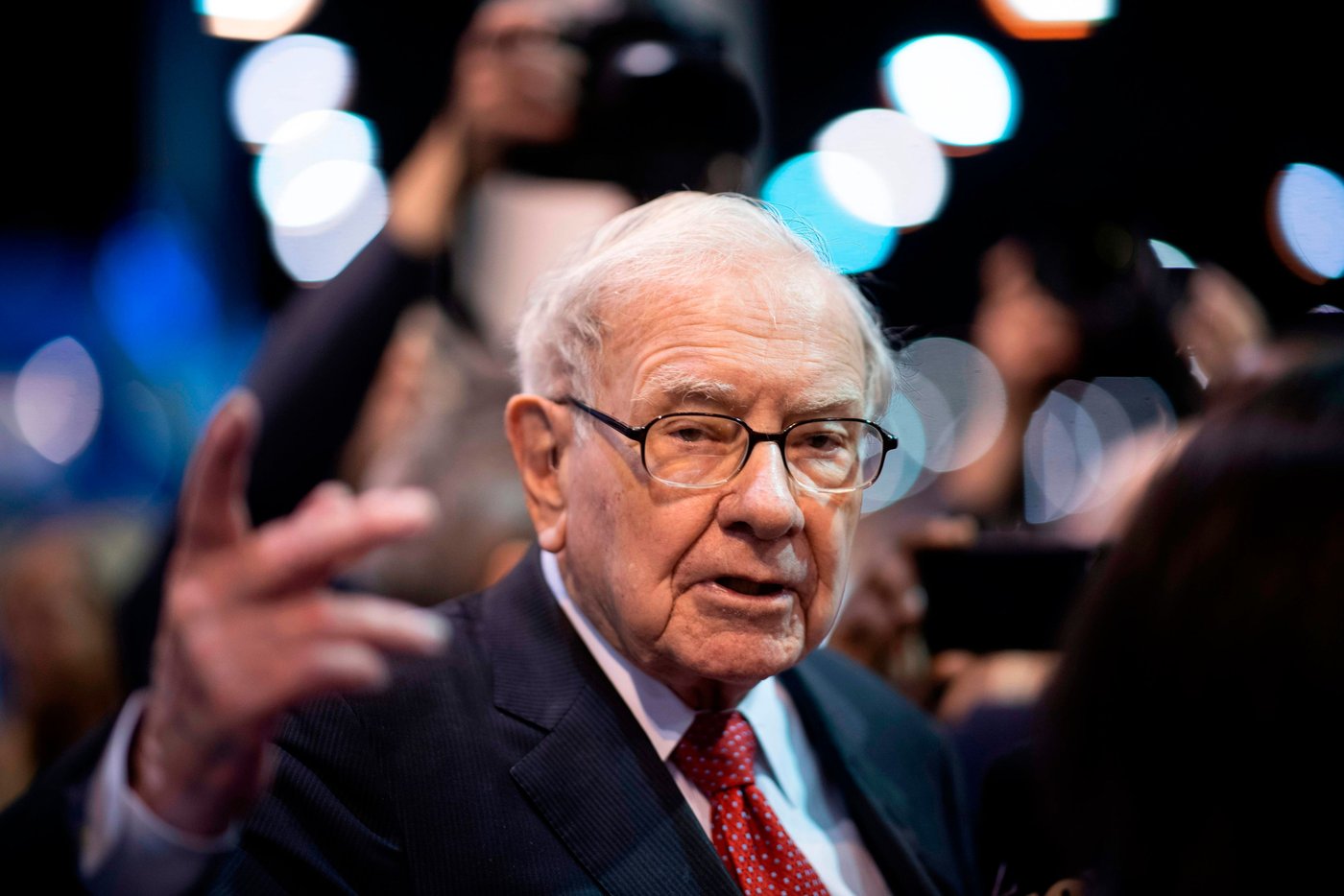 Warren Buffett: 15 Buys and Sells - | How the Investor Is Restructuring ...