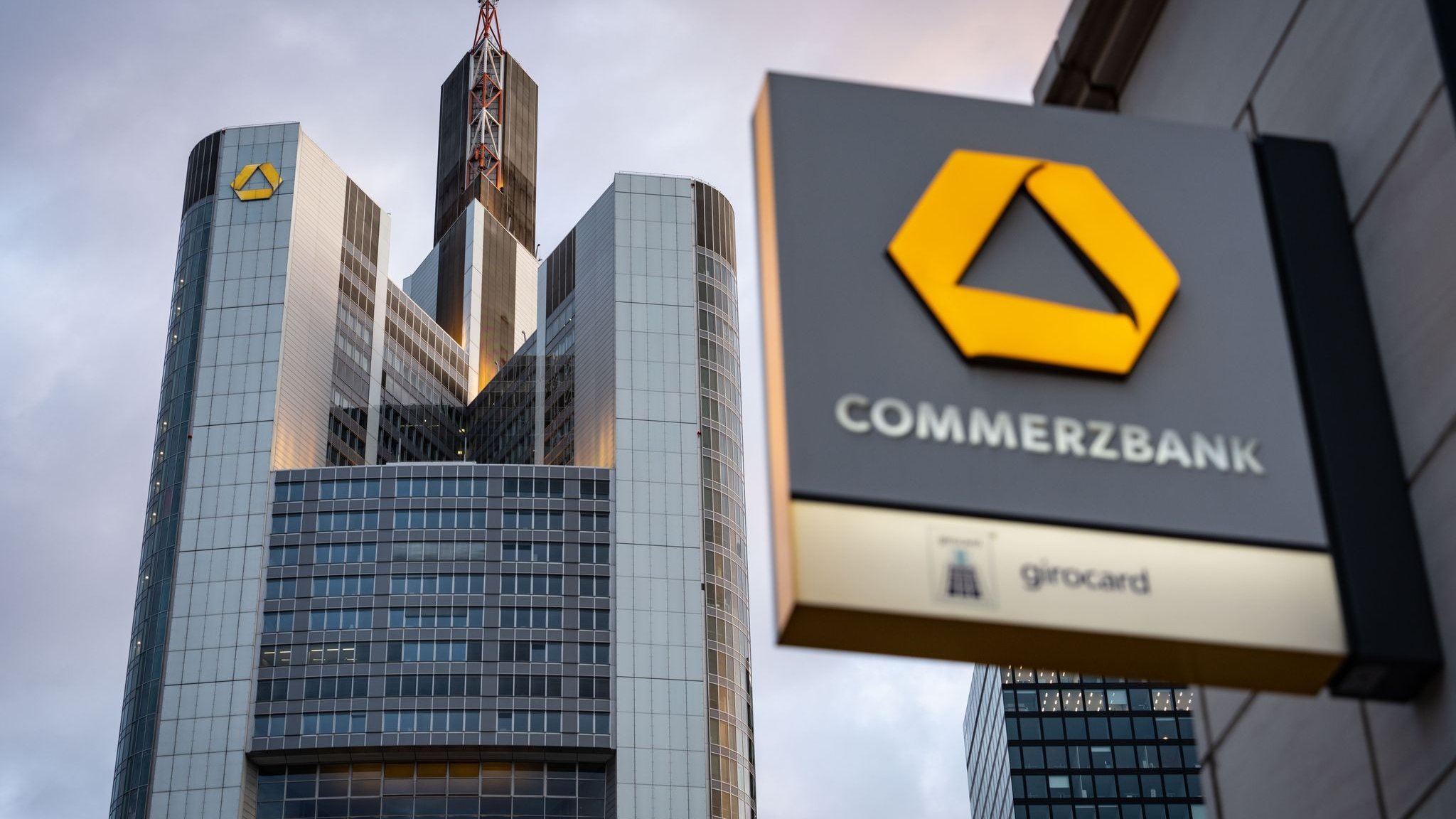 Negative Interest Rates: Commerzbank Pays Compensation for Previous ...