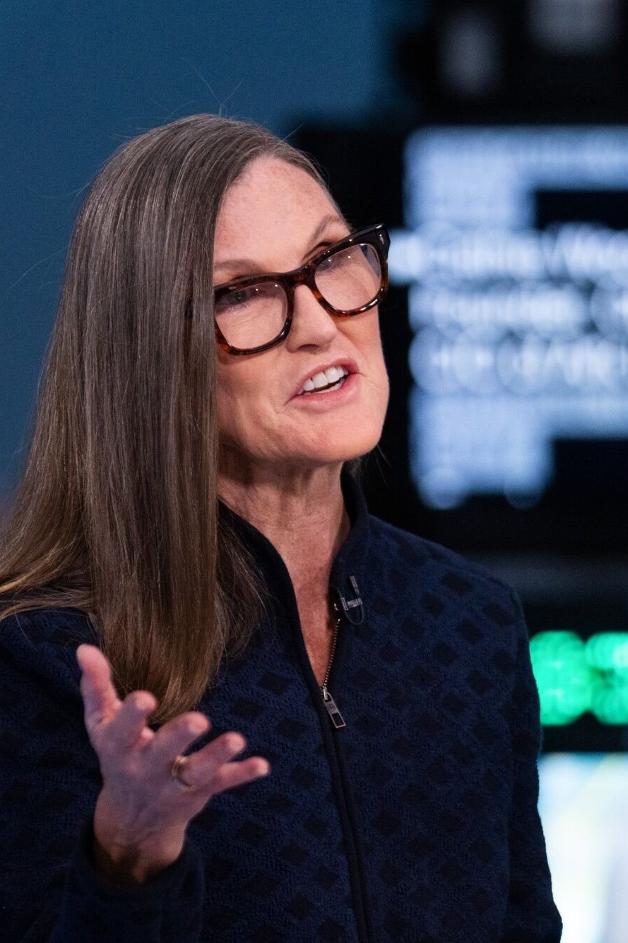 Cathie Wood: Drei Dinge fallen bei ihren neuesten Trades auf
