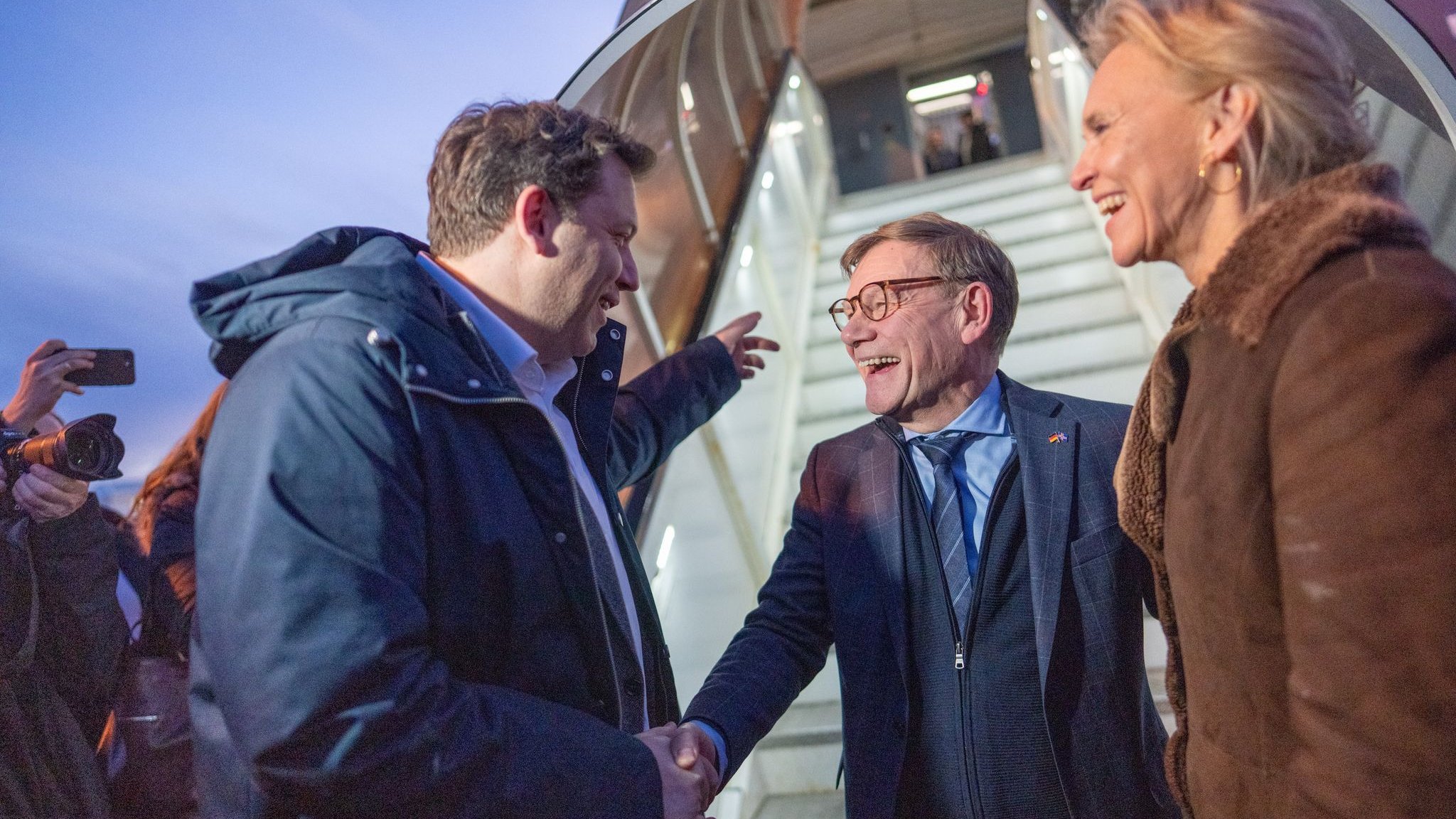 Future of the Arctic: Wadephul in Iceland - | Topics: Greenland and Arctic ...