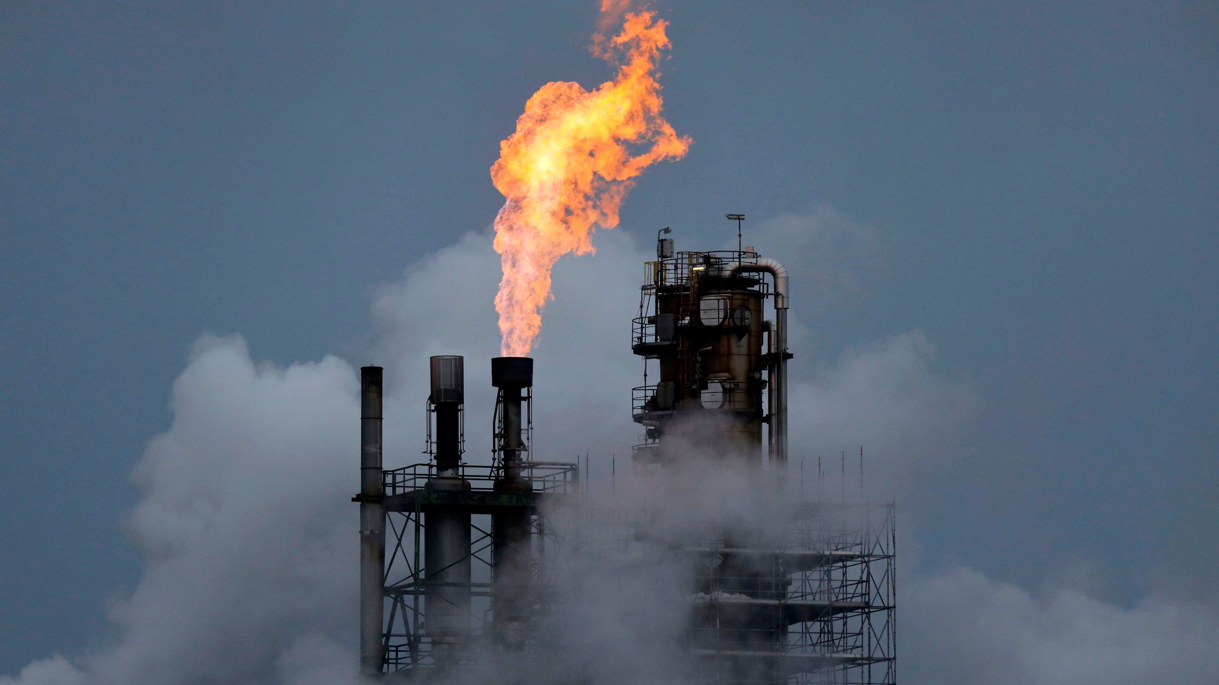 Märkte: Ölpreis steigt um zehn Prozent, Gaspreis um 18 Prozent: Steigende Energiepreise belasten Börsen weltweit