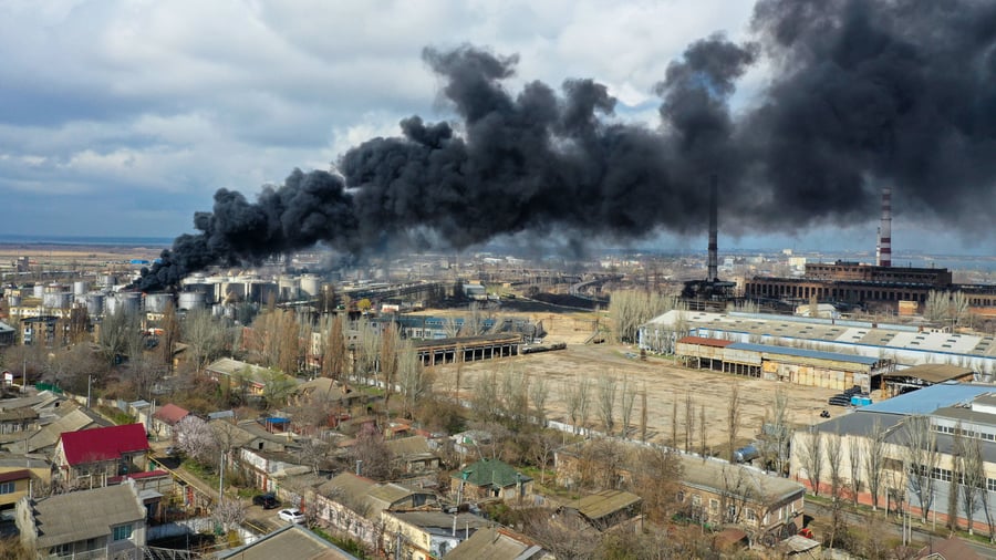 +++ Ukraine-Krieg +++: Russland greift zwei Ölraffinerien im Nordosten der Ukraine an