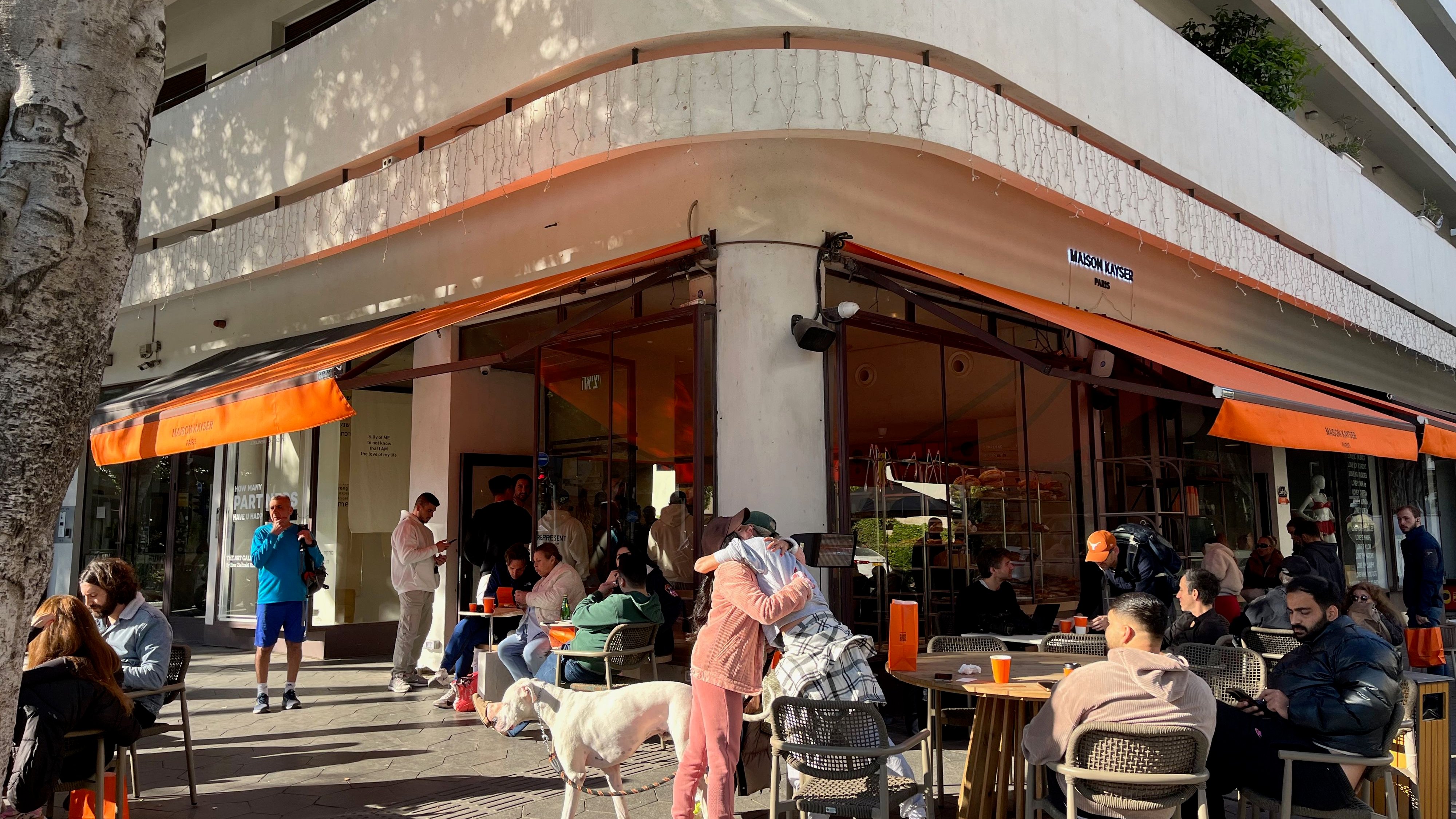 Angriff auf Iran: Der Krieg beginnt und Tel Aviv sitzt im Caf&eacute;