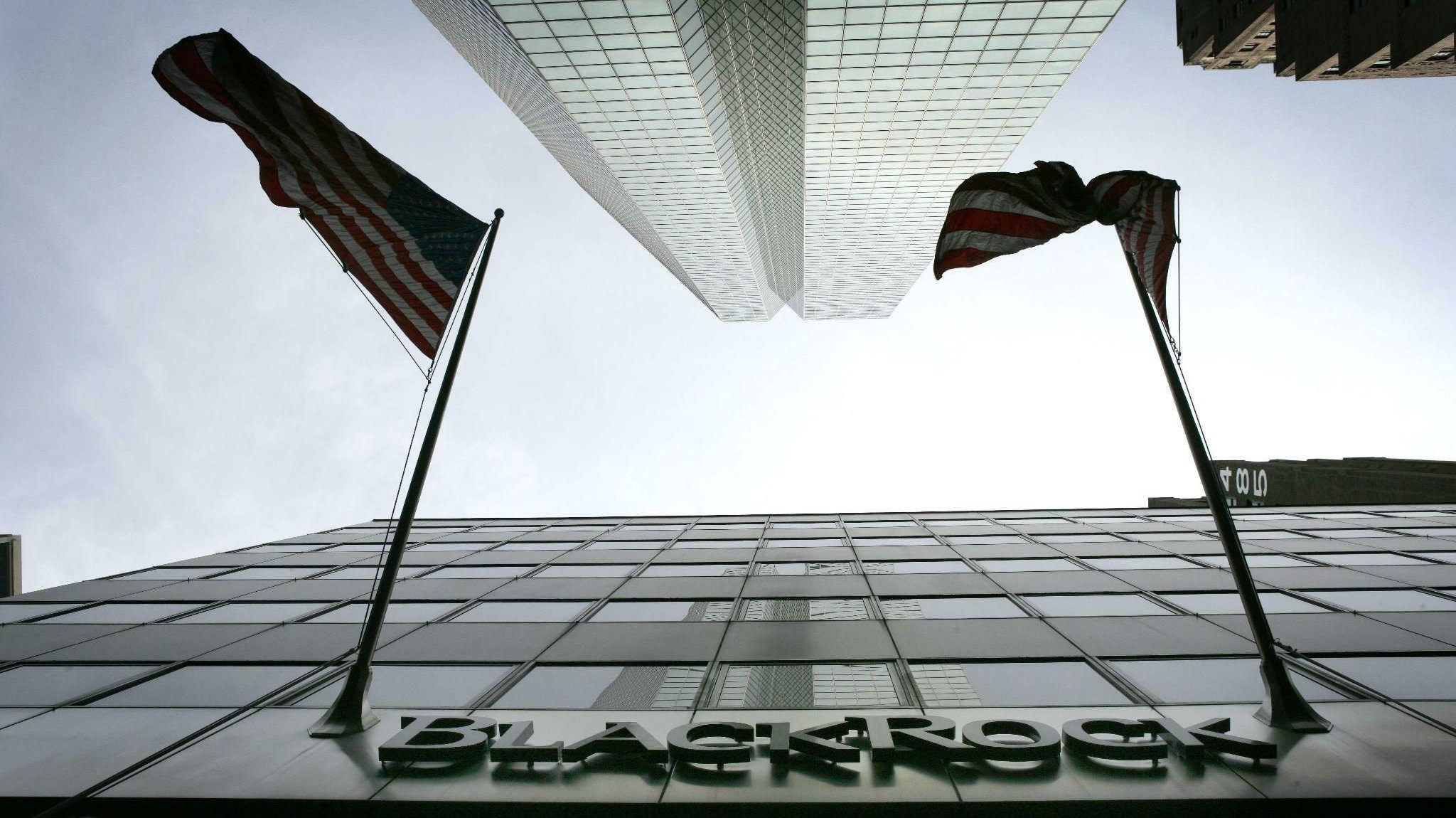 Microsoft und Blackrock planen Milliarden-Fonds fr KI