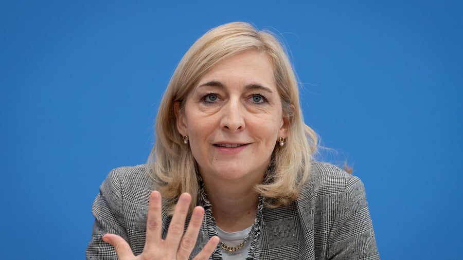 Sozialausgaben: Warken – Reformpaket für Krankenversicherung kommt rasch