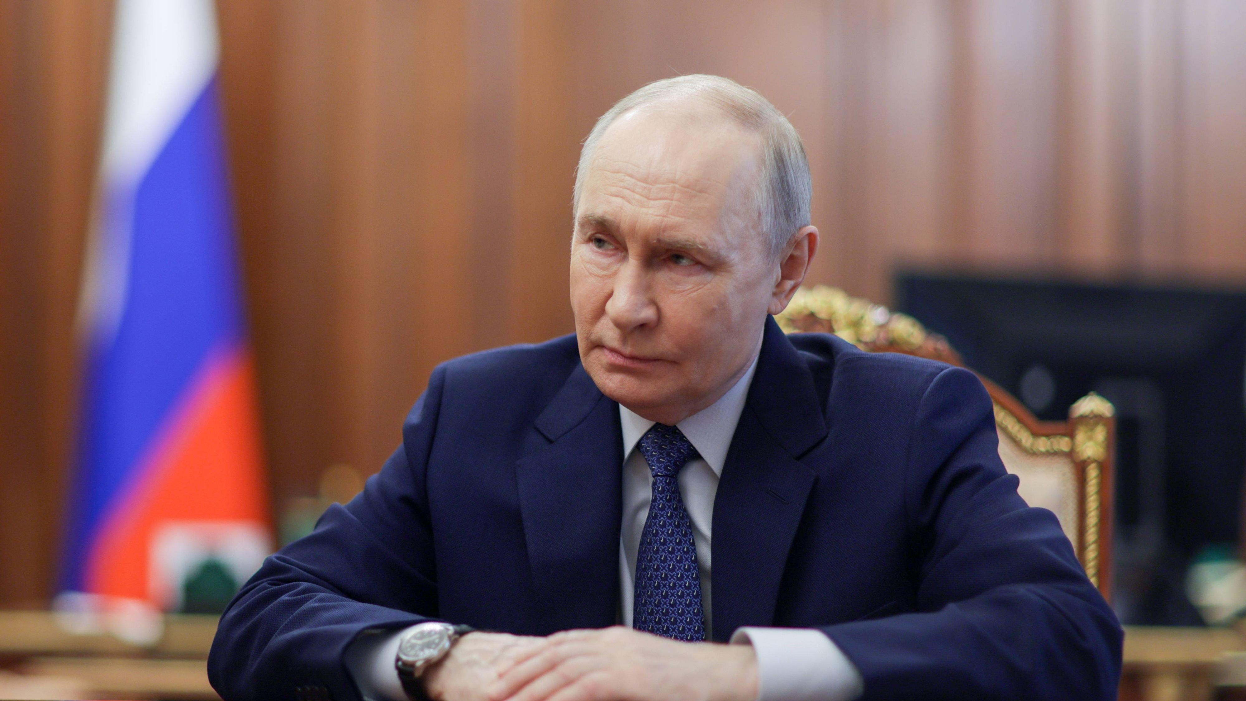 Russland: Putin fordert Oligarchen wohl zu Spenden f&uuml;r Staatshaushalt auf