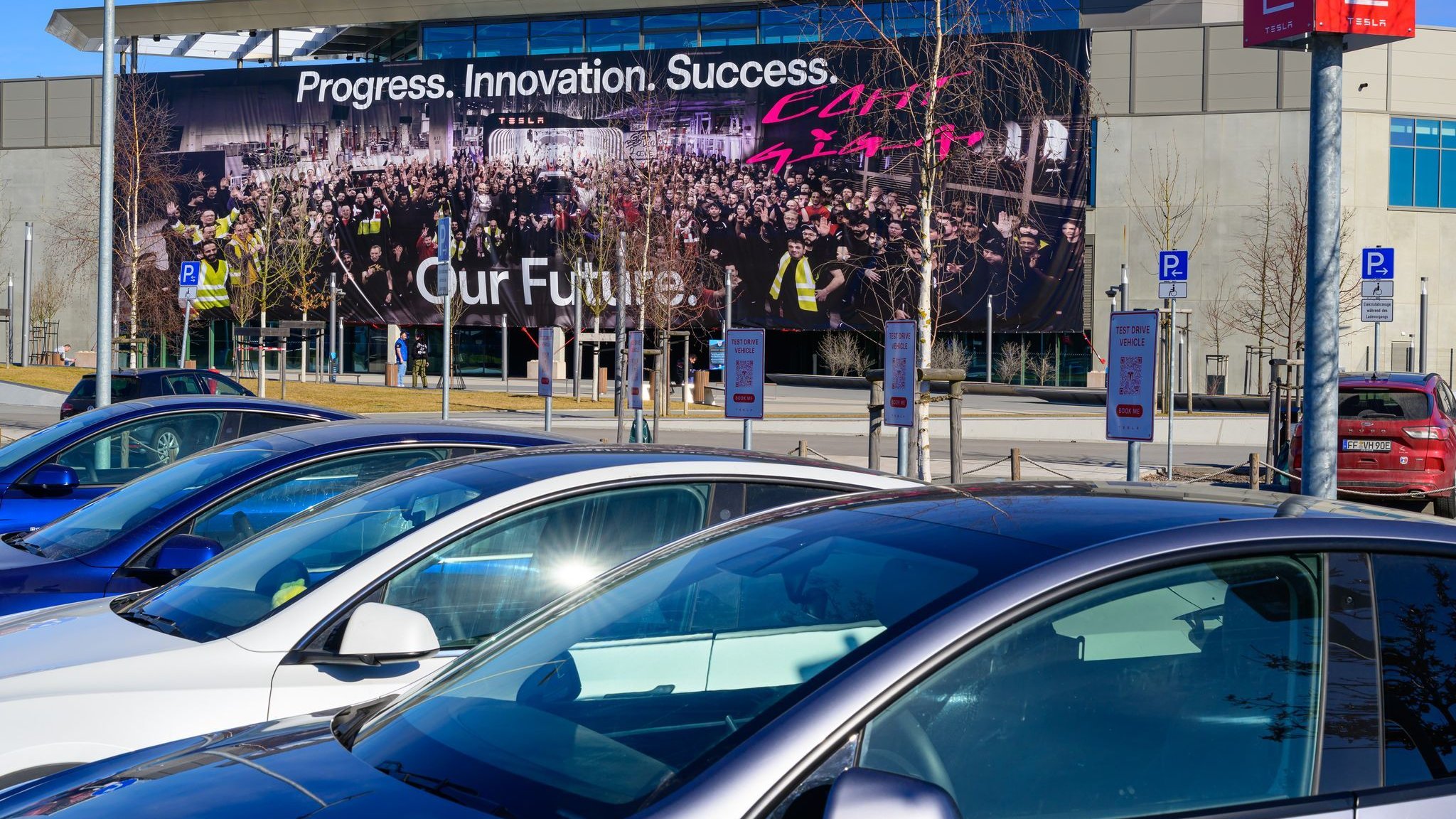 E-Mobilit&auml;t: Tesla-Auslieferungen legen um gut sechs Prozent zu