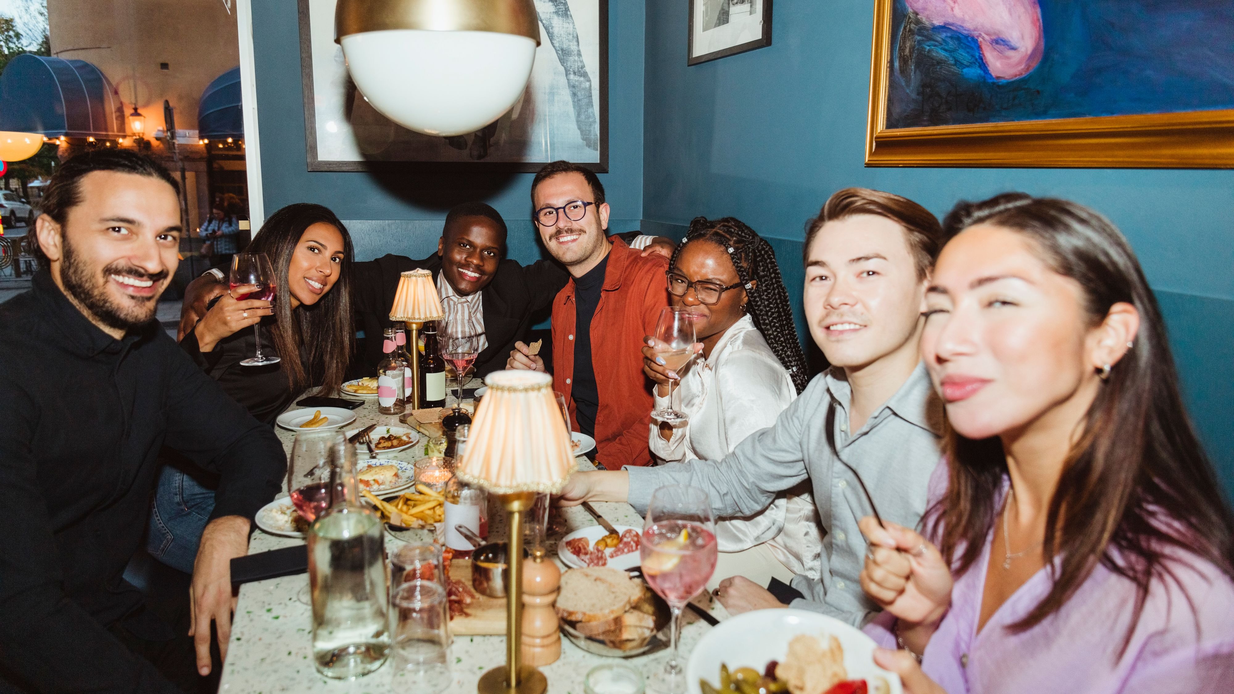 Friendflation: Warum Geld in Beziehungen relevanter wird