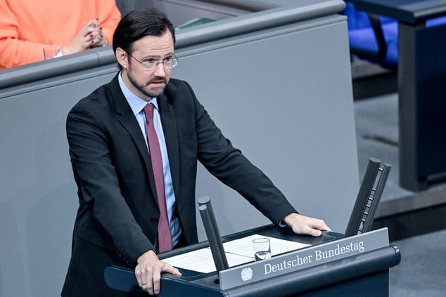 SPD-Krise: Nach dem Debakel der Europawahl gerät der Kanzler mehr und mehr unter  Druck