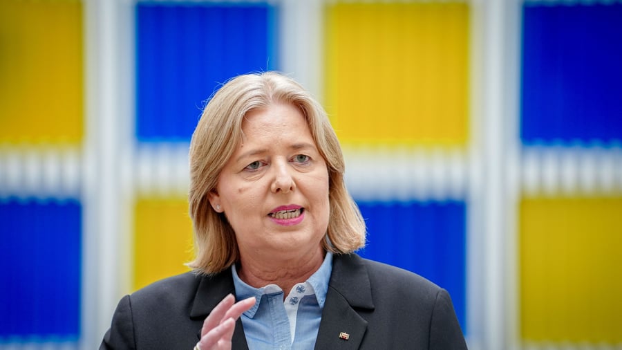 +++ Bundespolitik +++: Bas dringt auf Einstimmigkeit in Rentenkommission