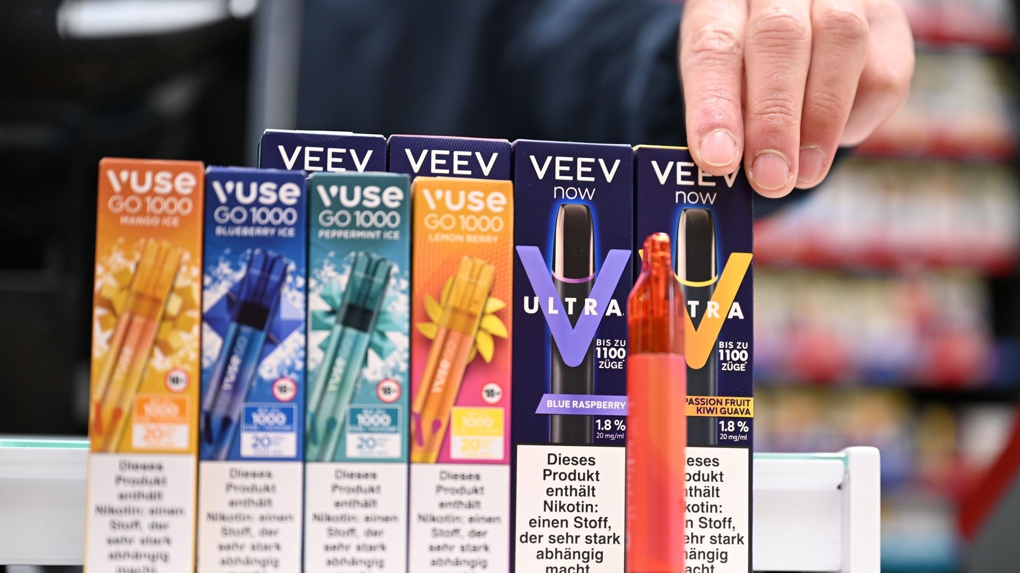 Vaping: E-cigarettes as a disposable product: Politics pushes ahead with ...