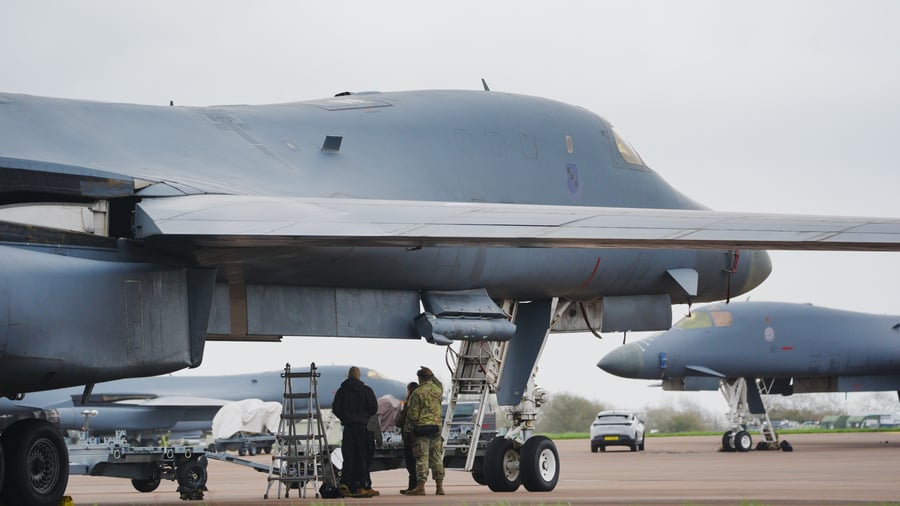 Sicherheitspolitik: USA wollen wohl mehr atomfähige Bomber in Europa stationieren