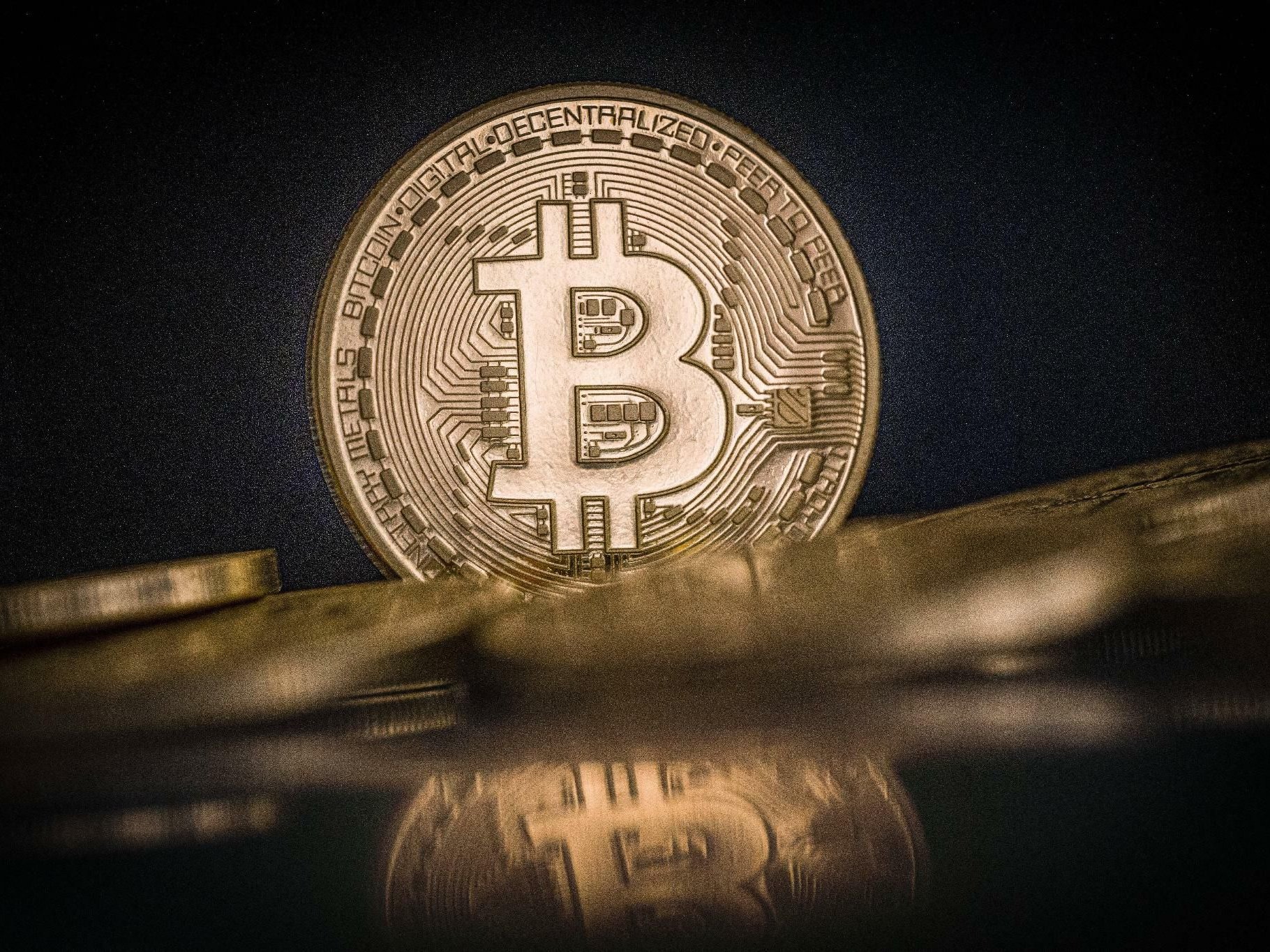 Kryptowährungen: Profis steigen am Bitcoin-Markt ein und treiben den Kurs  nach oben