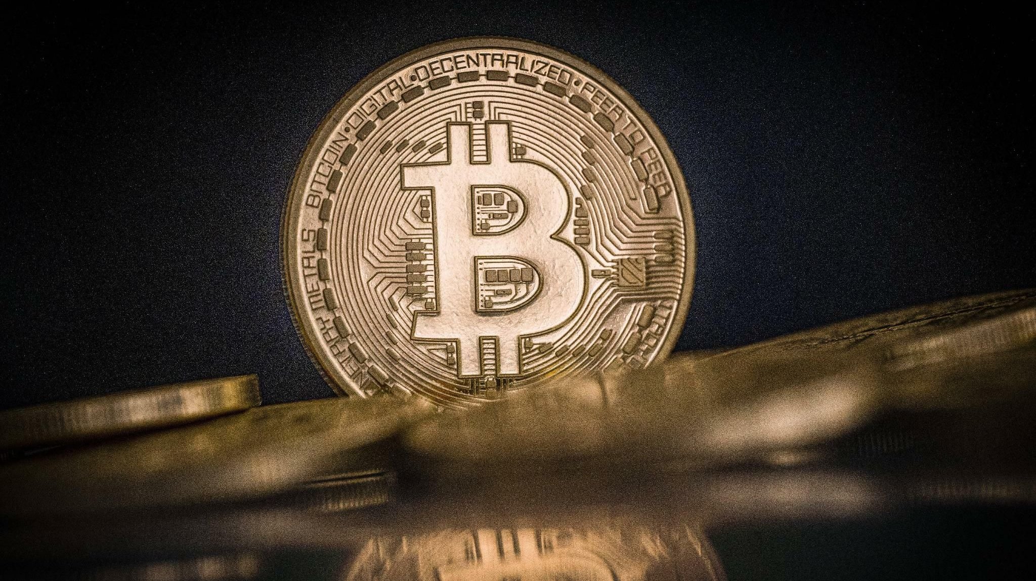 Kryptowährungen: Profis steigen am Bitcoin-Markt ein und treiben den Kurs  nach oben