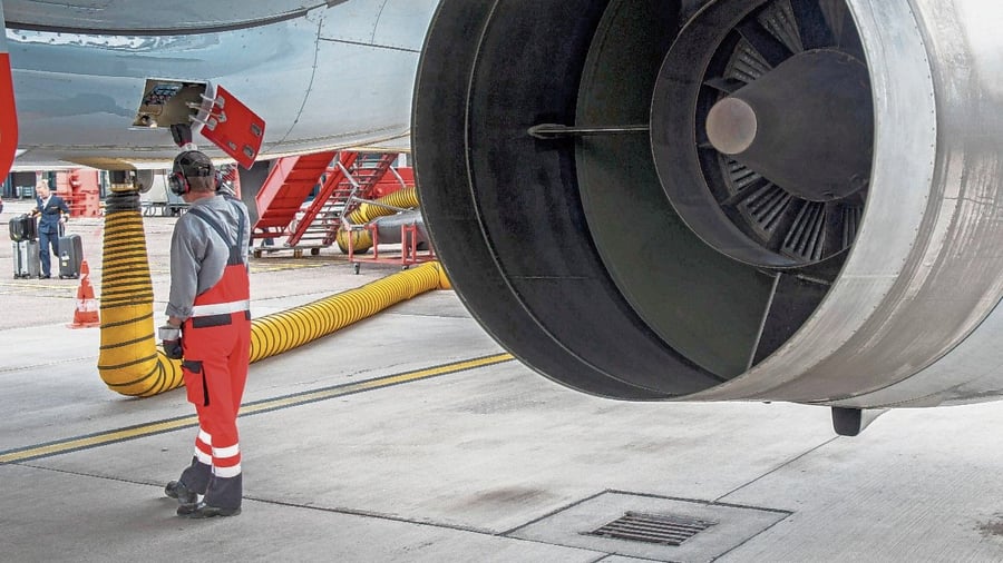 Luftfahrt: Flugbenzin wird teurer: Befeuert teures Kerosin das Thema E-Fuel?