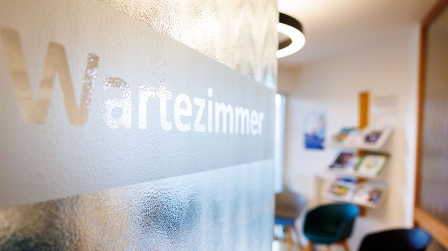 Medizin: Wartezeiten beim Arzt trotz Milliarden nicht verkürzt