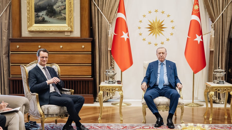 NRW-Ministerpräsident: Zwischen Bosporus und Berlin – die Kanzlerfrage verfolgt Wüst in die Türkei