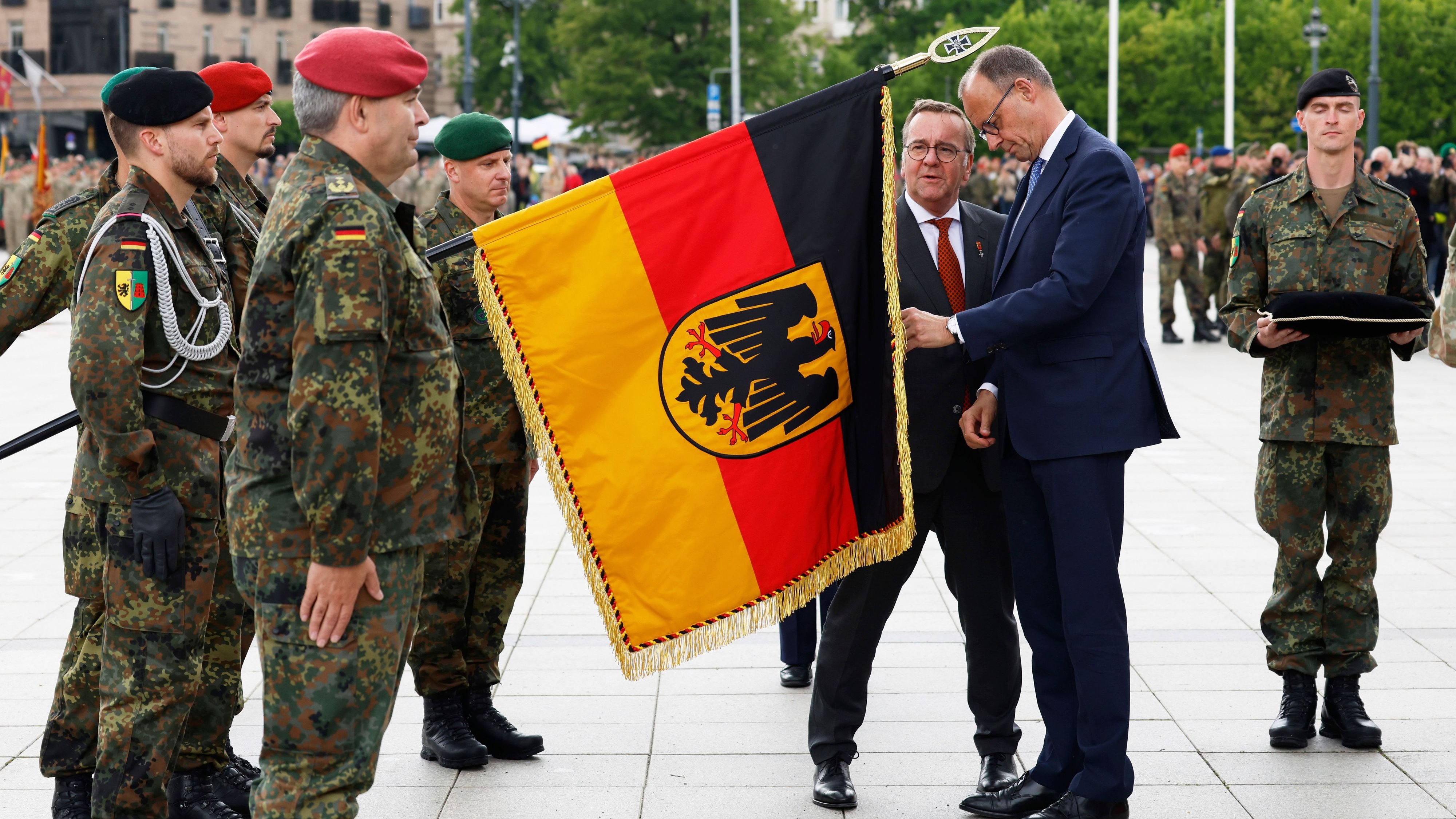 Verwunderlich Brigade Fr Den Schutz E Mail Fotos