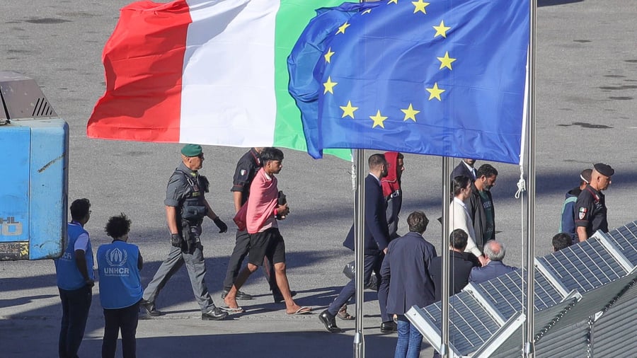 Migration: Neue EU-Asylregeln stellen Melonis Albanien-Zentr
