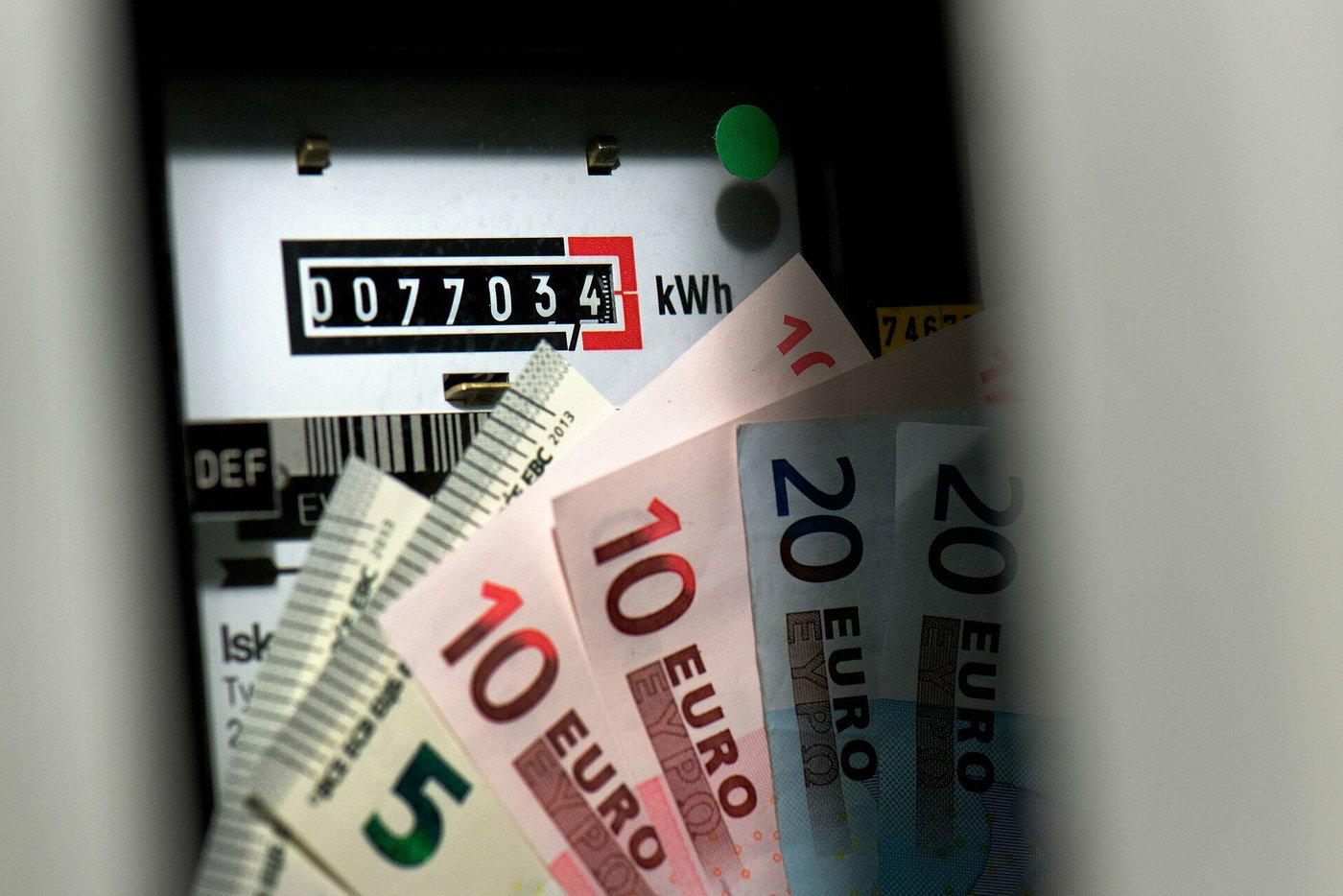 Wie Teuer Ist Ein Führungszeugnis Strompreis aktuell: Wie teuer ist die Kilowattstunde in Deutschland 2024?