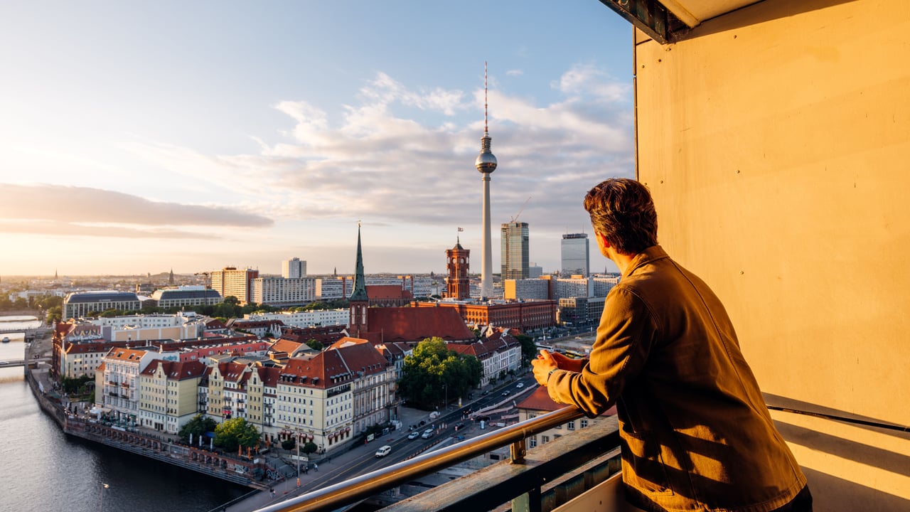 Immobilien: Hohe Zinsen bremsen den Immobilienmarkt: Wo Verkäufer besonders lange auf Käufer warten