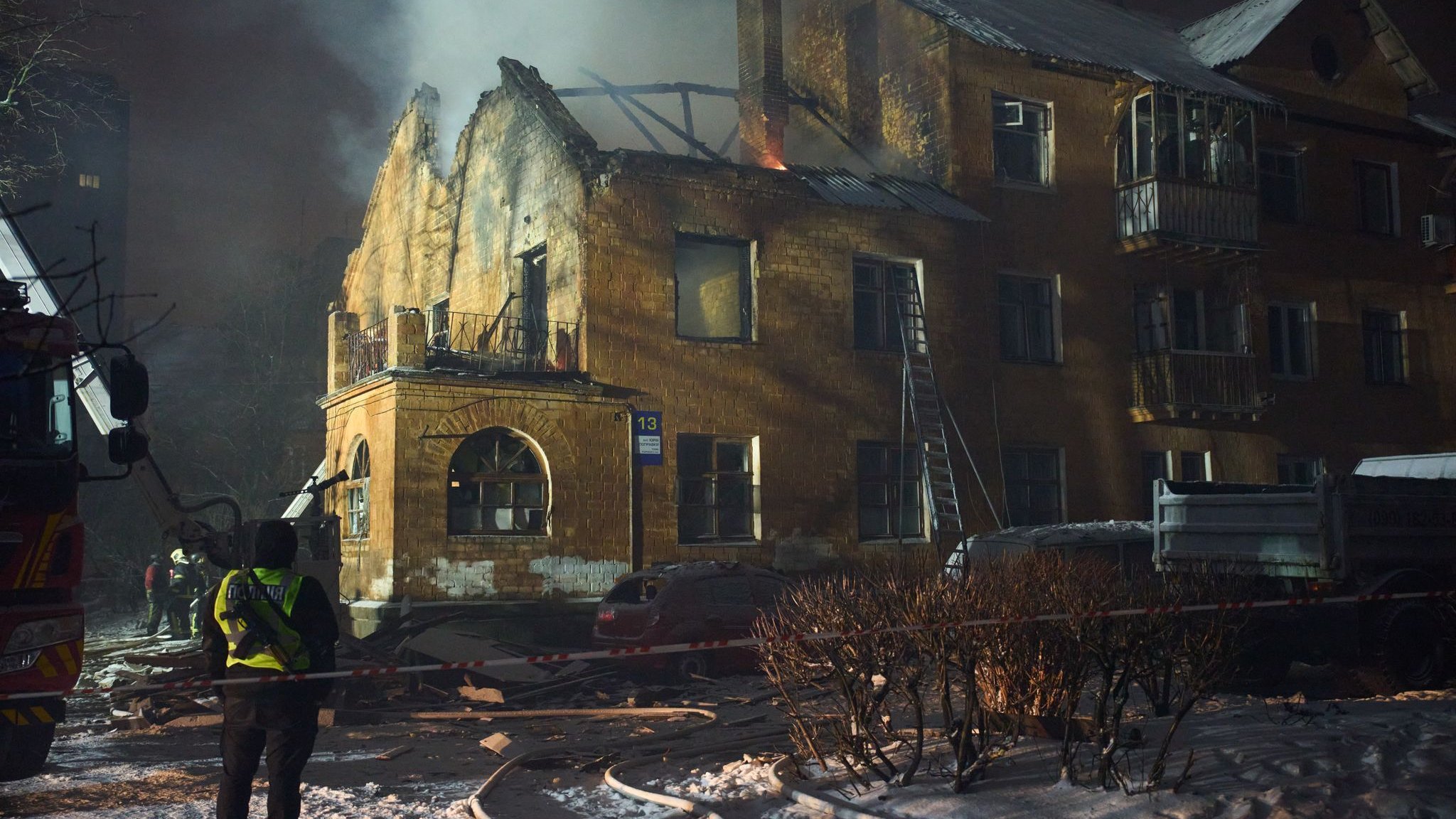 The situation at a glance: Without electricity and heating - | Situation ...