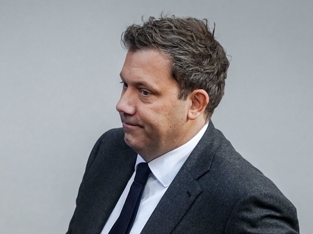 Gesetzentwurf: Klingbeil will eine Milliarde jährlich für Länder und  Kommunen