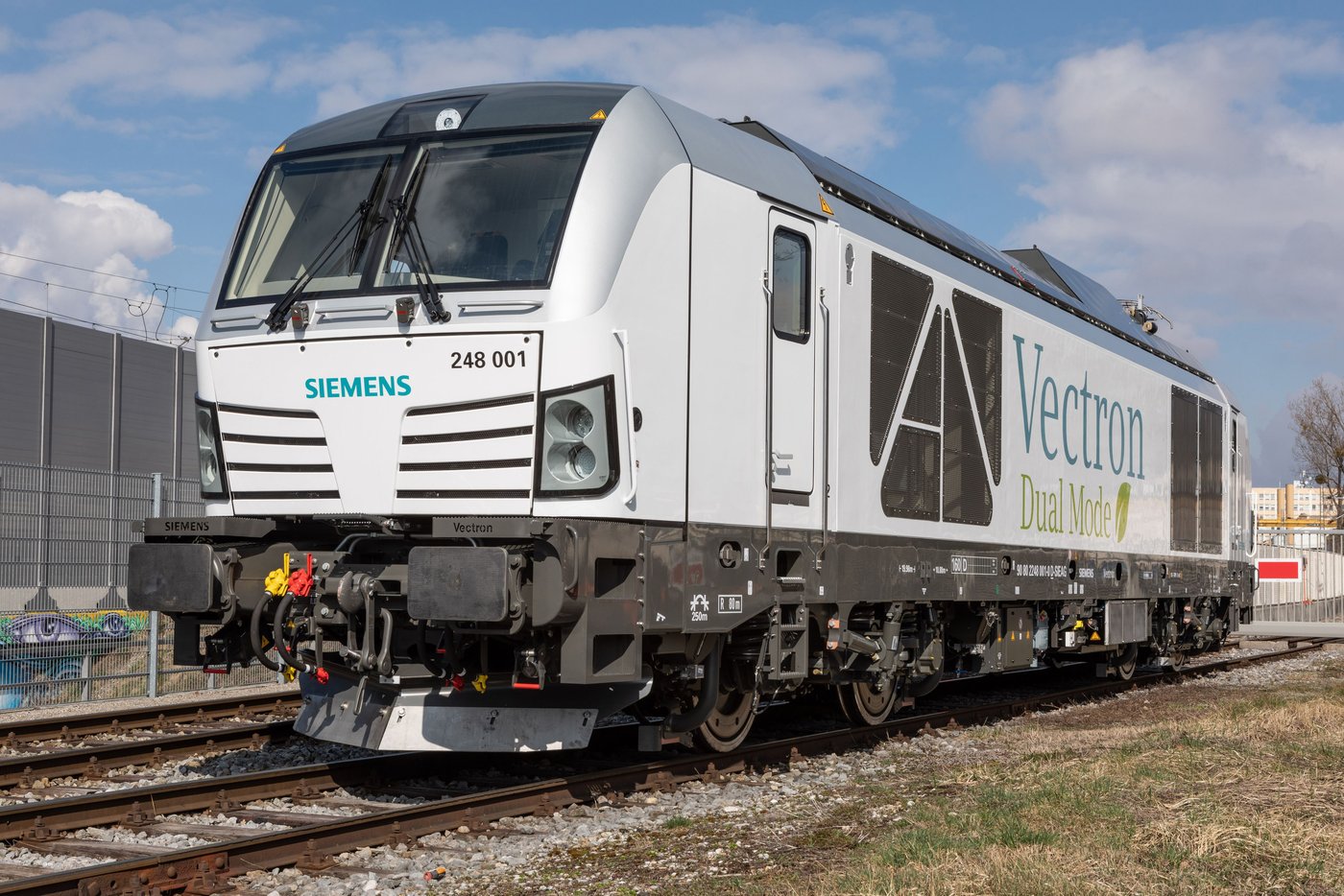 Siemens: Why the company is investing in its train division despite ...
