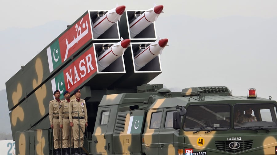 +++ Iran-Krieg +++: Pakistan droht mit Angriffen auf Huthis – Weitere Schiffe im Roten Meer wechseln Kurs