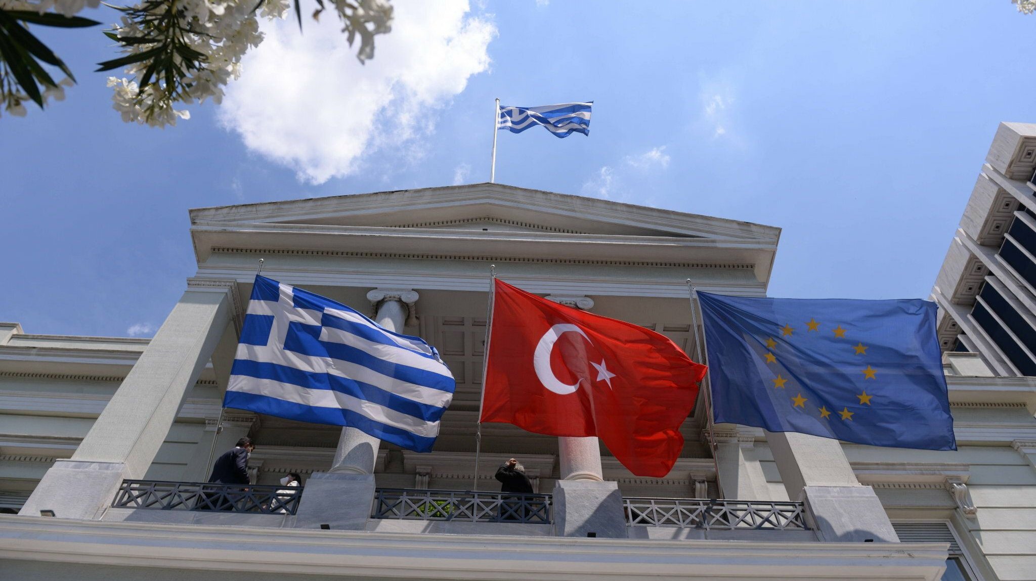 www.handelsblatt.com