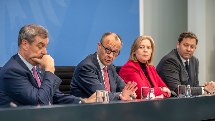 +++ Bundespolitik +++: Merz: Arbeitgeber sollen steuerfreie Entlastungsprämie von bis zu 1000 Euro zahlen können