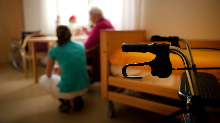 Pflege: Warum sich die Eigenanteile in Pflegeheimen regional unterscheiden
