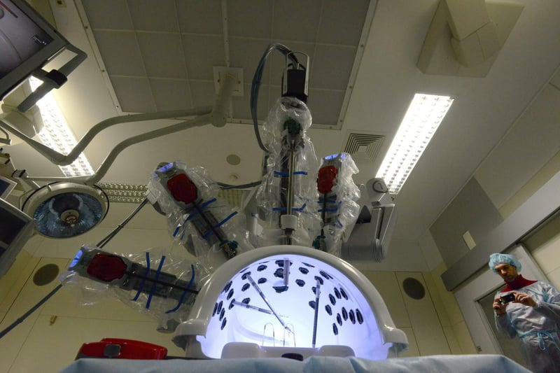 Knstliche Intelligenz in der Medizin: OP von Dr. Roboter