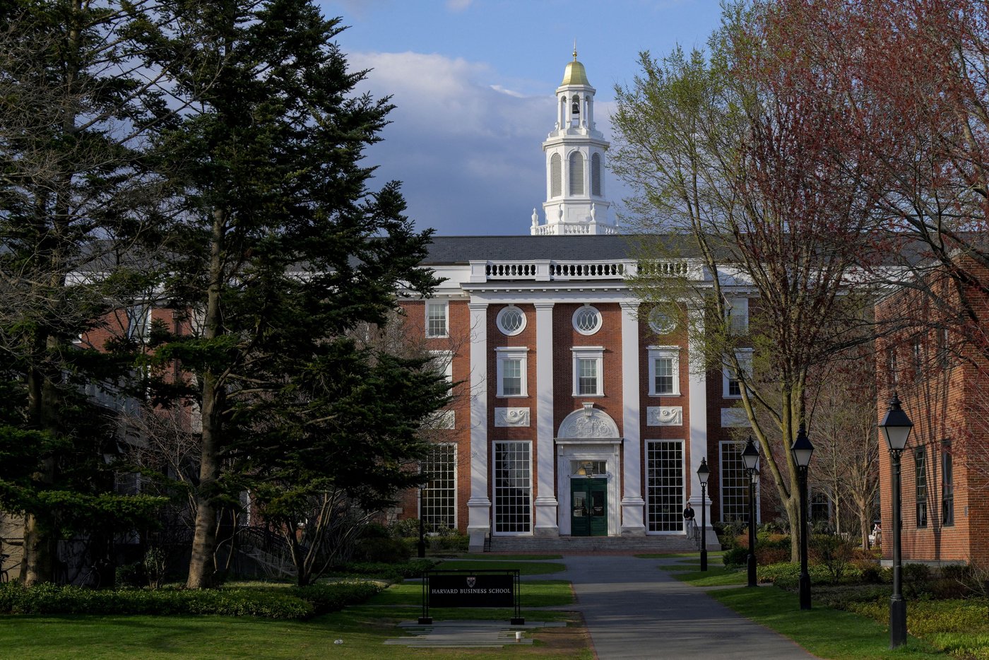 Elite university: Trump administration increases financial pressure on ...