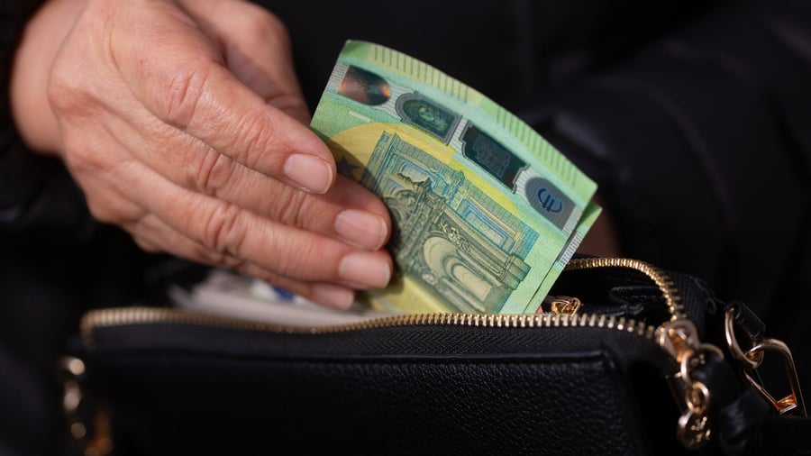 Umfrage der Allianz: Steigende Lebenshaltungskosten sind größte finanzielle Sorge