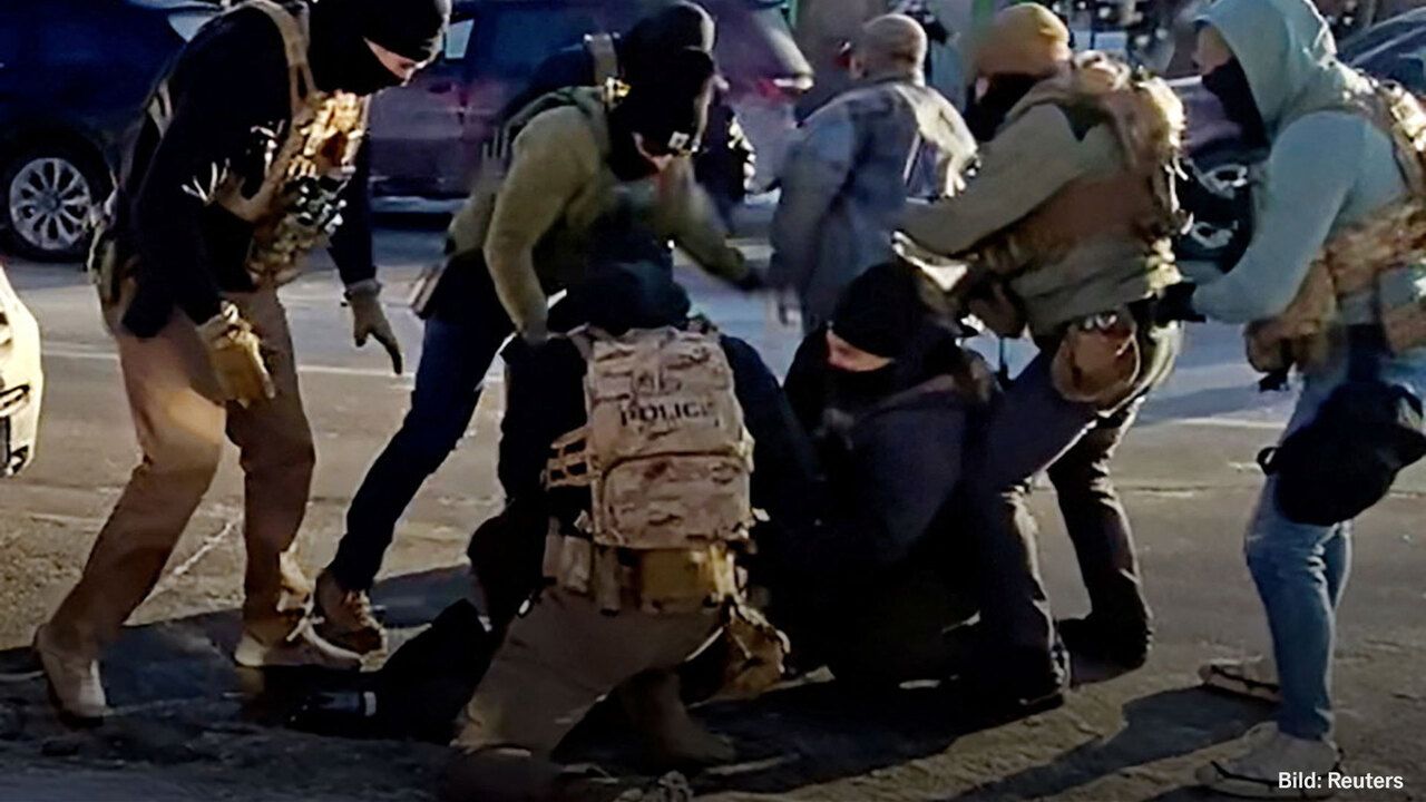 T&ouml;dliche Sch&uuml;sse in Minneapolis: ICE will Einsatz &bdquo;unvermindert fortsetzen&ldquo;